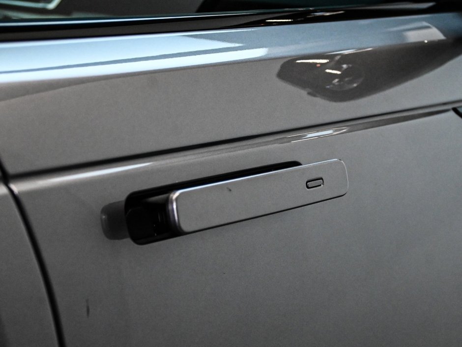 2022 Land Rover Range Rover Velar R-Dynamic S-29