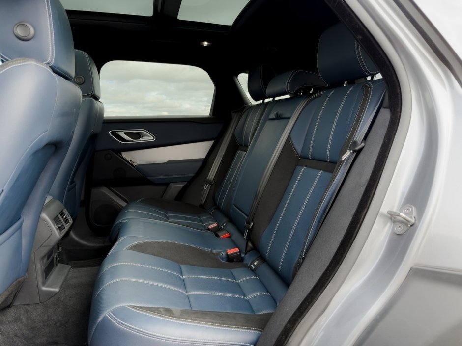 Land Rover Range Rover Velar R-Dynamic S 2023-3