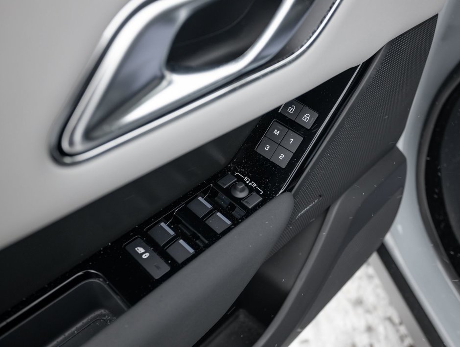 Land Rover Range Rover Velar Dynamic SE 2025-13