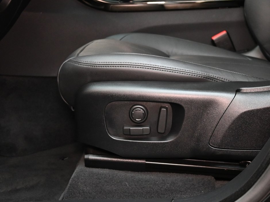 2025 Land Rover Range Rover Velar Dynamic SE-11