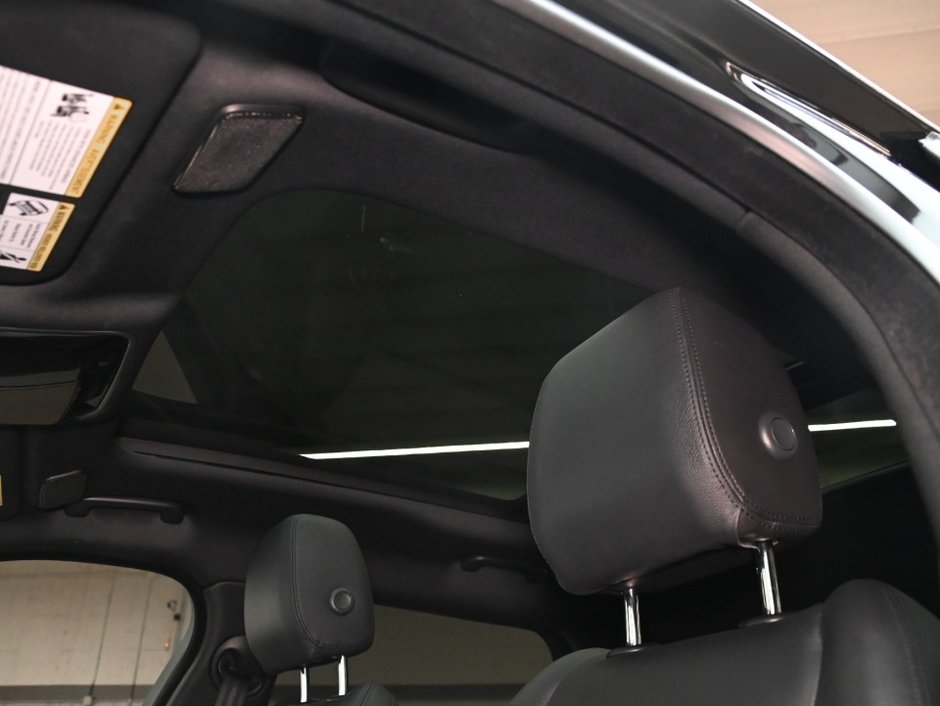 2025 Land Rover Range Rover Velar Dynamic SE-23