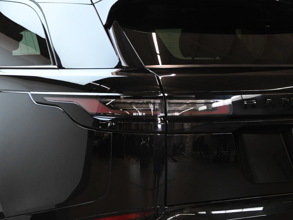 2025 Land Rover Range Rover Velar Dynamic SE-27