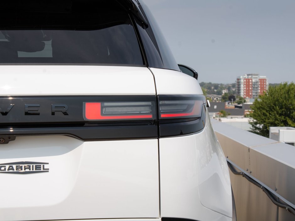 2026 Land Rover Range Rover Velar Dynamic SE-10
