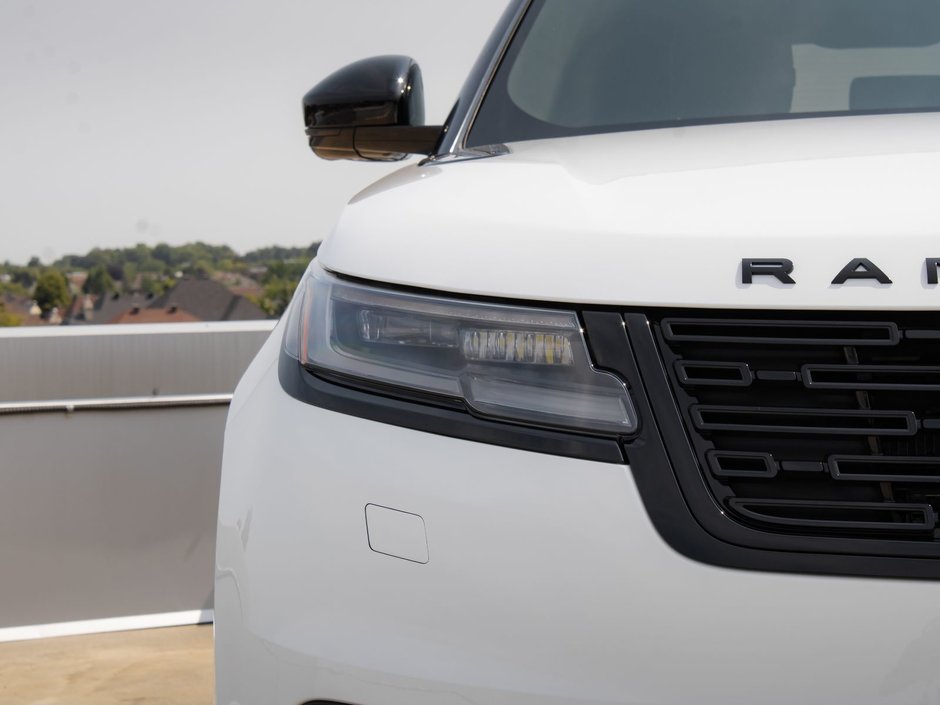 2026 Land Rover Range Rover Velar Dynamic SE-29