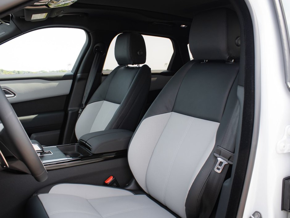 2026 Land Rover Range Rover Velar Dynamic SE-26