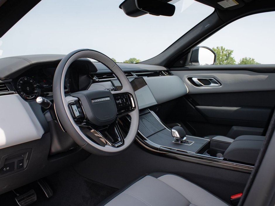 2026 Land Rover Range Rover Velar Dynamic SE-2