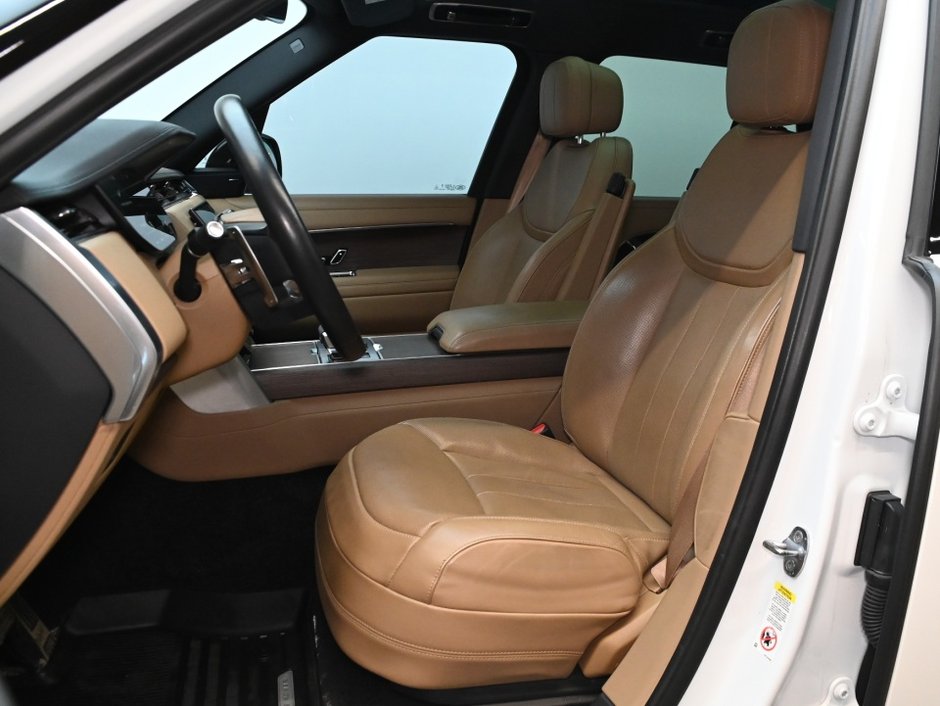 2023 Land Rover Range Rover SE-8