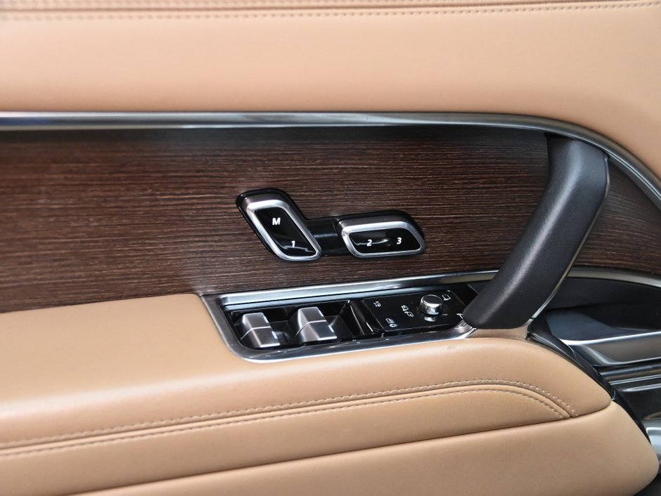 2023 Land Rover Range Rover SE-10
