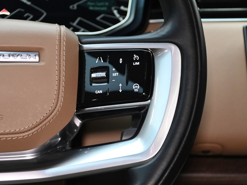 2023 Land Rover Range Rover SE-16