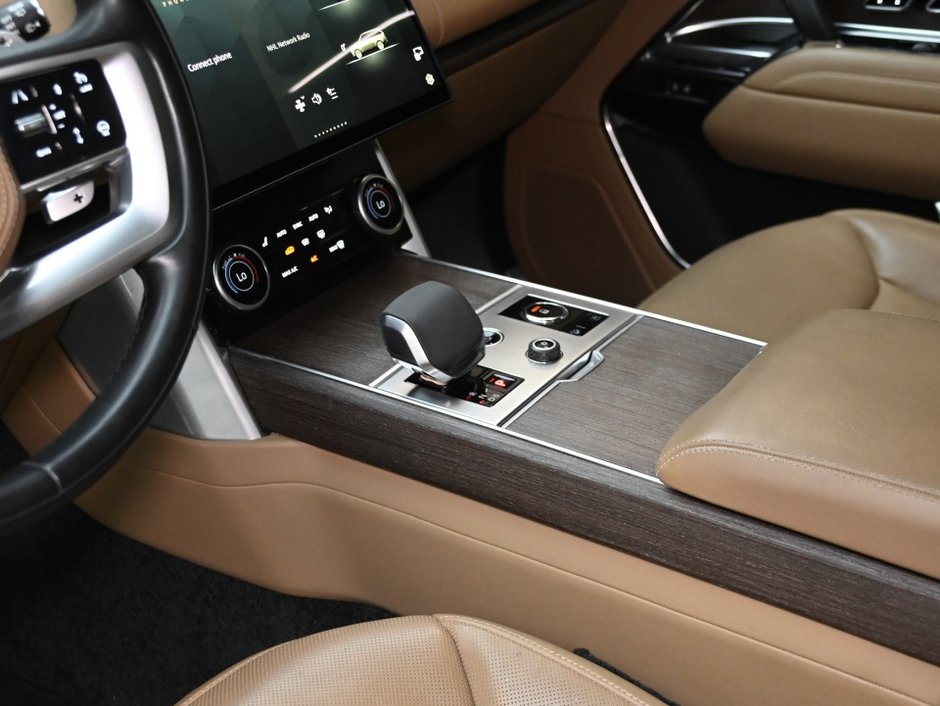 2023 Land Rover Range Rover SE-11