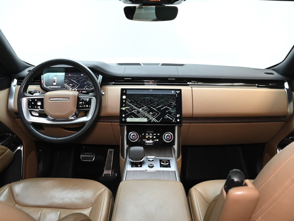 2023 Land Rover Range Rover SE-12