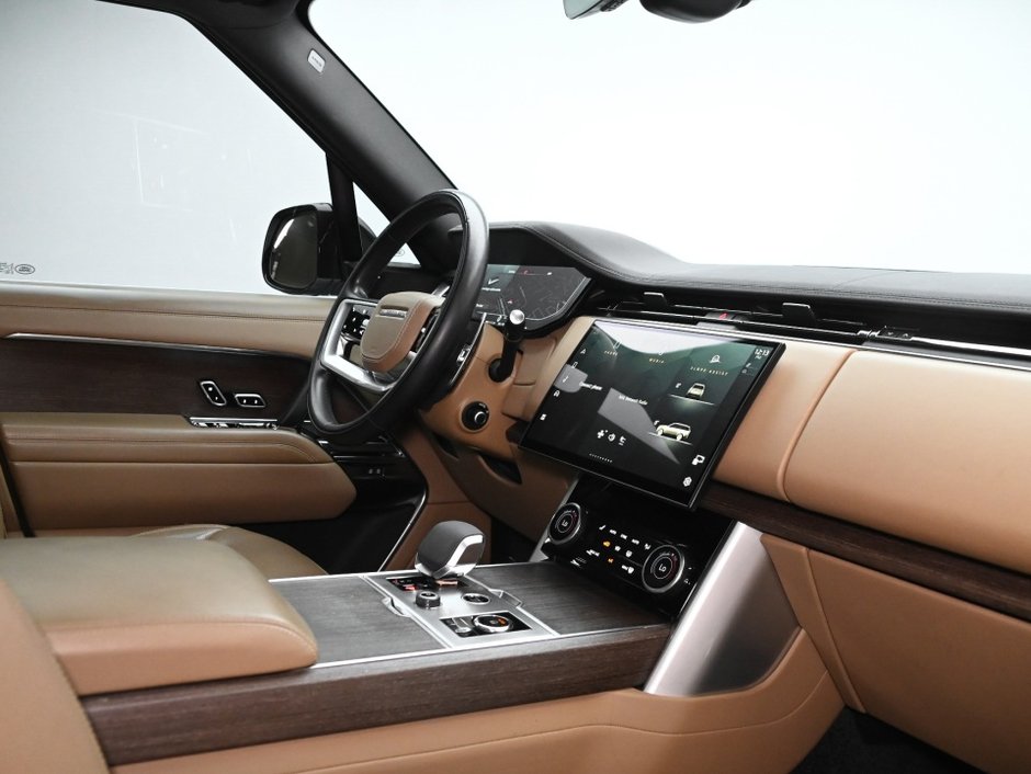 2023 Land Rover Range Rover SE-25