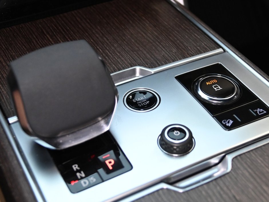 2023 Land Rover Range Rover SE-22