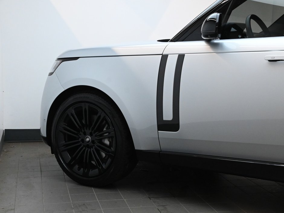 2023 Land Rover Range Rover SE-30