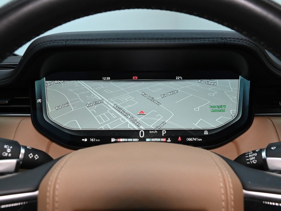 2023 Land Rover Range Rover SE-13