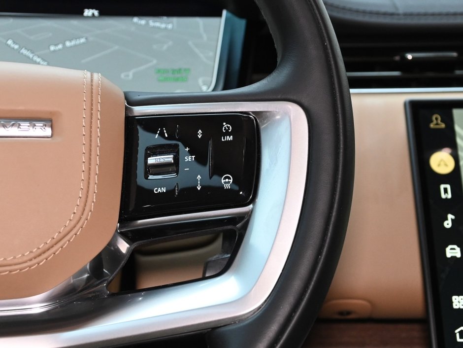 2023 Land Rover Range Rover SE-16