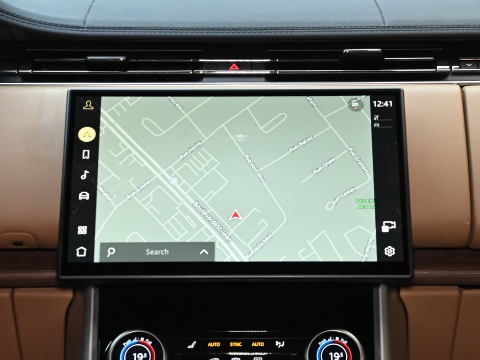 2023 Land Rover Range Rover SE-19