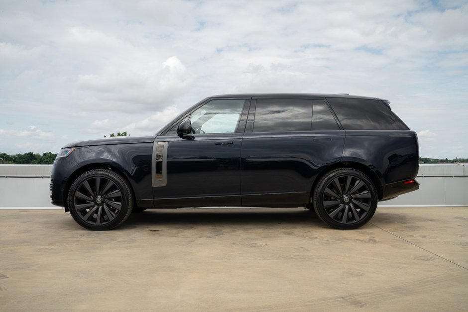 2023 Land Rover Range Rover SV-8