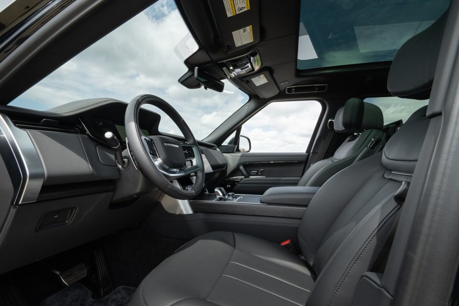 2023 Land Rover Range Rover SV-2