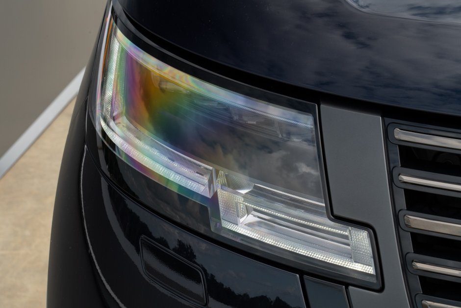2023 Land Rover Range Rover SV-26