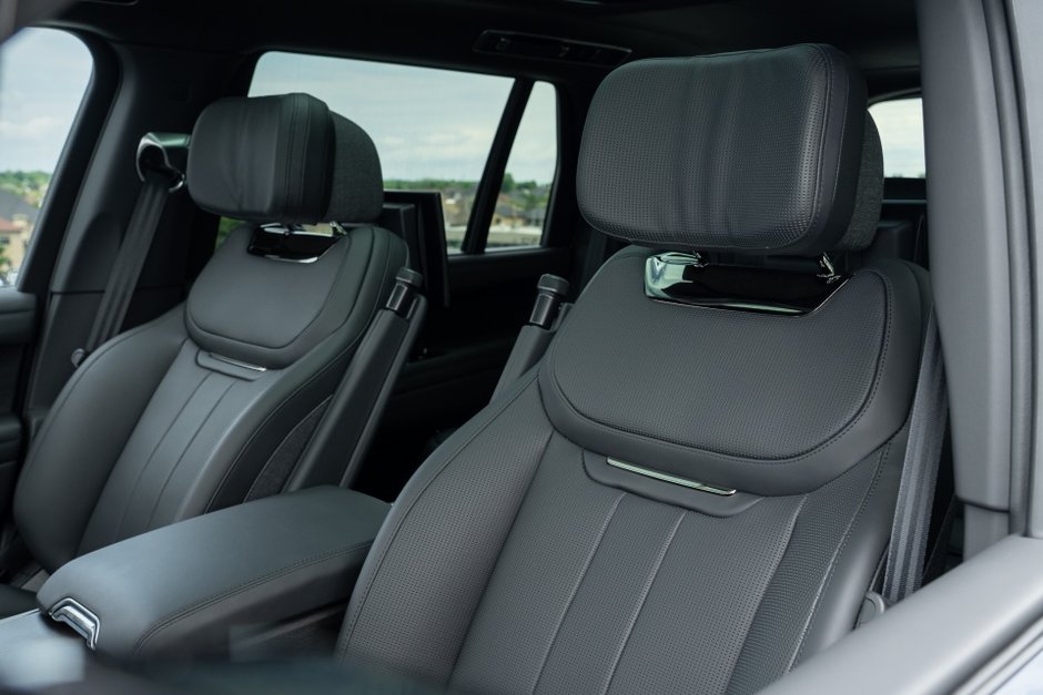 2023 Land Rover Range Rover SV-13