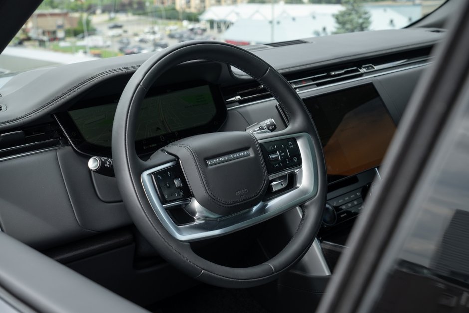 2023 Land Rover Range Rover SV-12