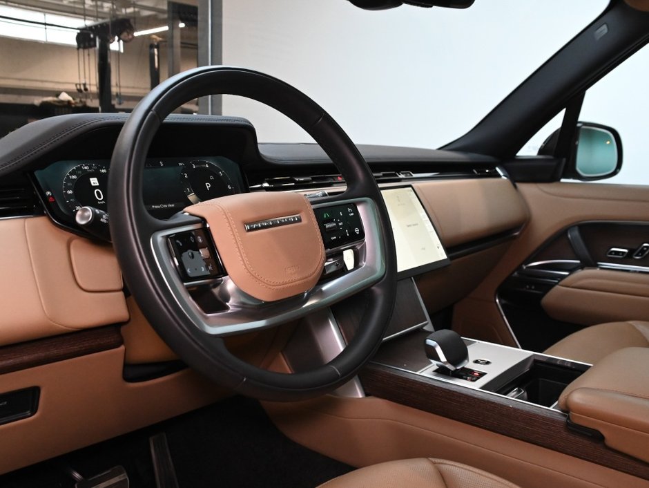 2025 Land Rover Range Rover SE-2