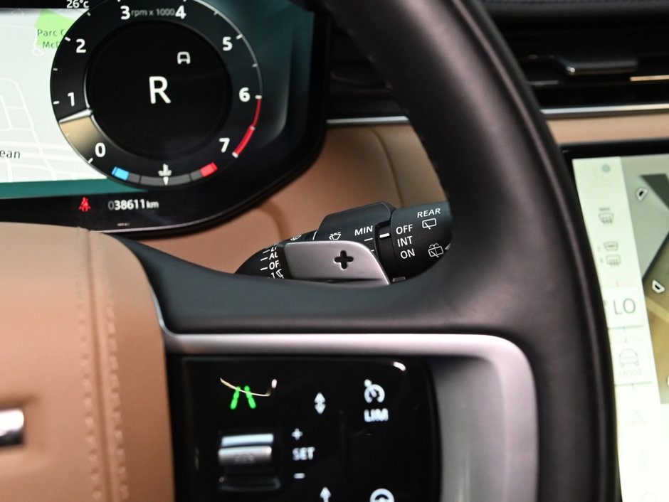 2025 Land Rover Range Rover SE-17
