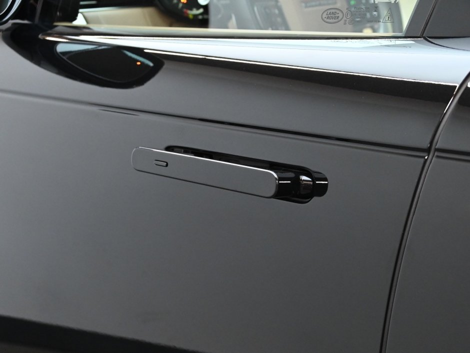 2025 Land Rover Range Rover SE-30