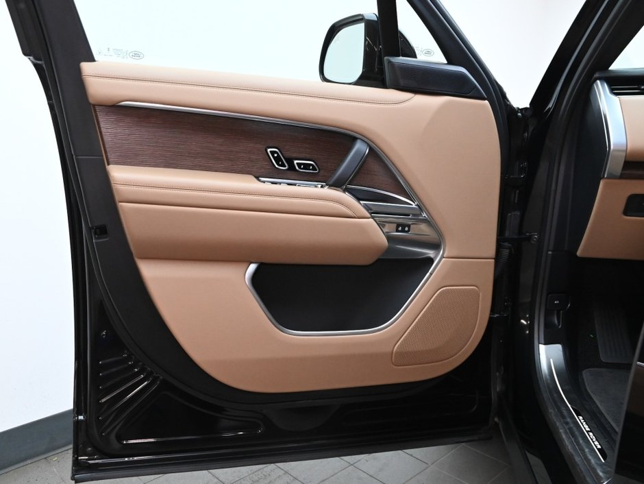 2025 Land Rover Range Rover SE-9