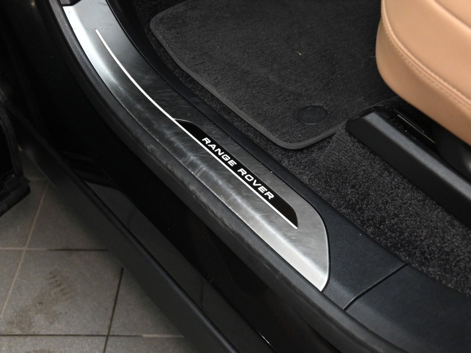 2025 Land Rover Range Rover SE-27