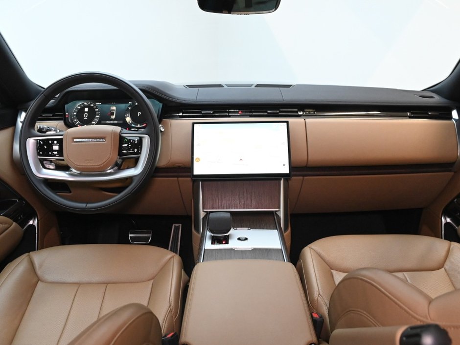 2025 Land Rover Range Rover SE-12