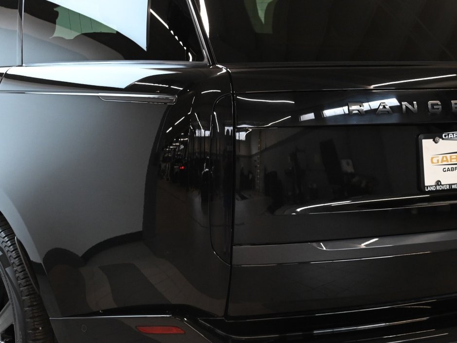 2025 Land Rover Range Rover SE-28