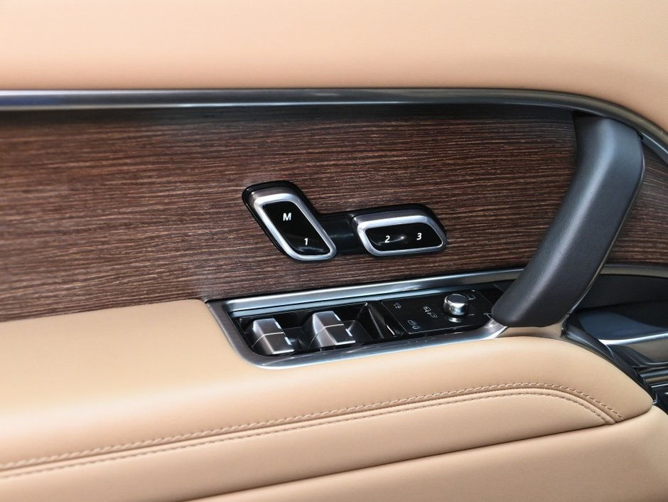 2025 Land Rover Range Rover SE-10