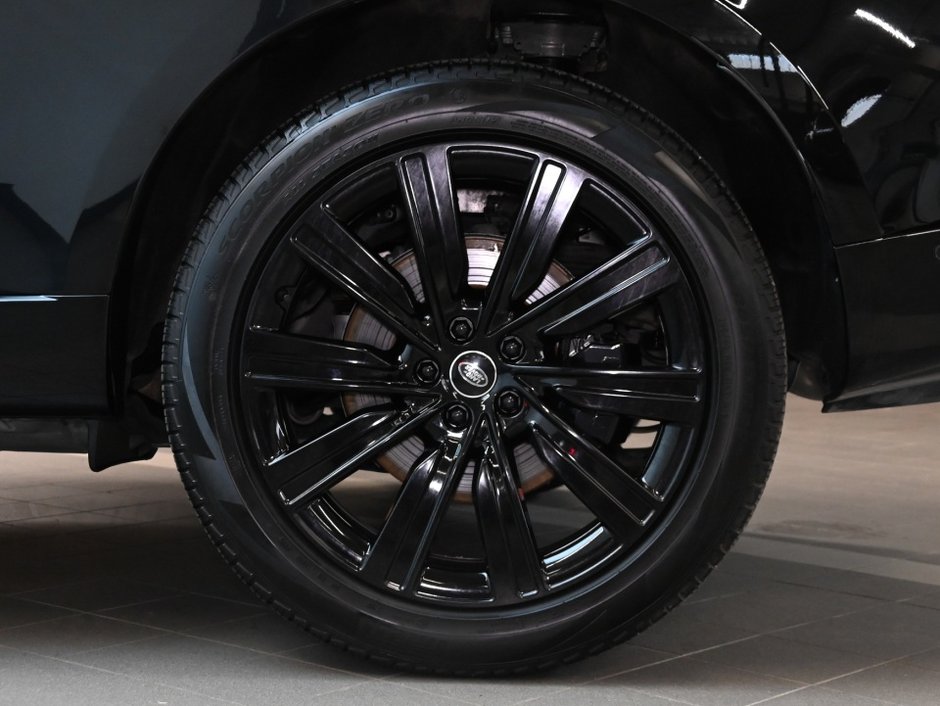 2025 Land Rover Range Rover SE-31