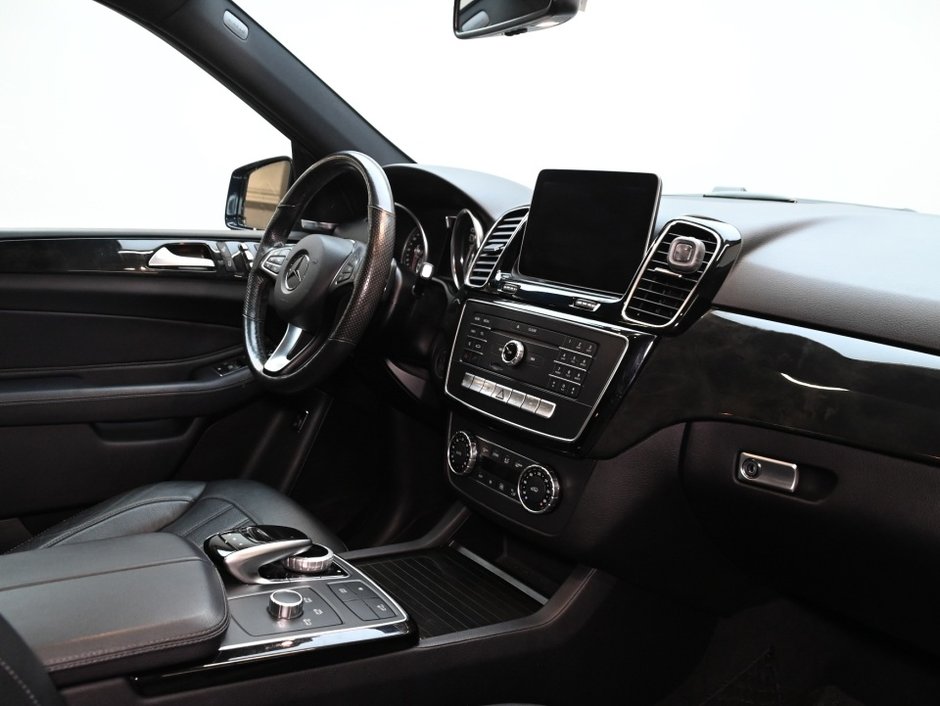 Mercedes-Benz GLE 400 2018-29