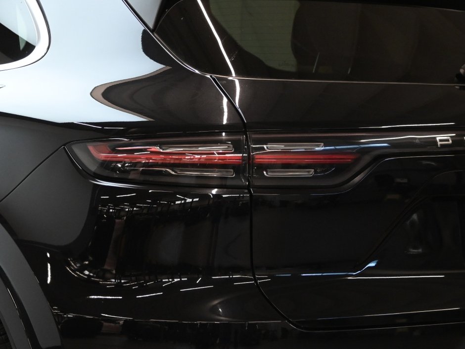 2021 Porsche Cayenne 21 RS WHEELS/BOSE/SPORT EXHAUST/CARBON FIBER-32
