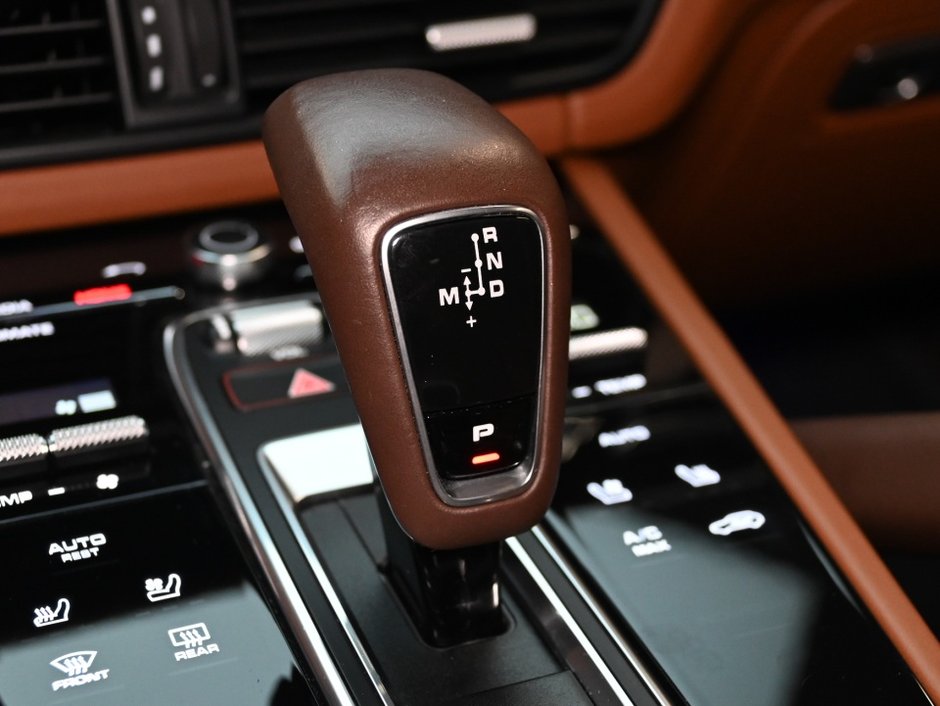 2022 Porsche Cayenne-23
