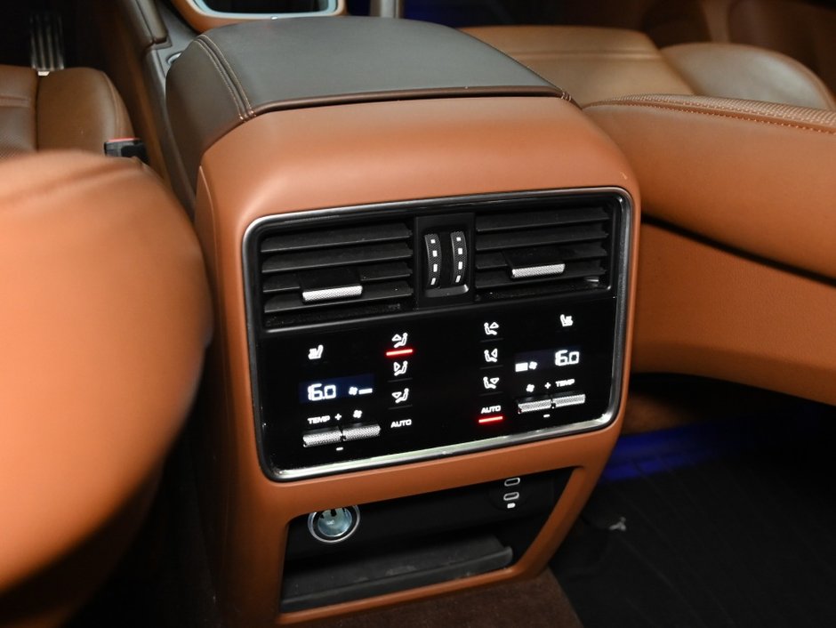 2022 Porsche Cayenne-31