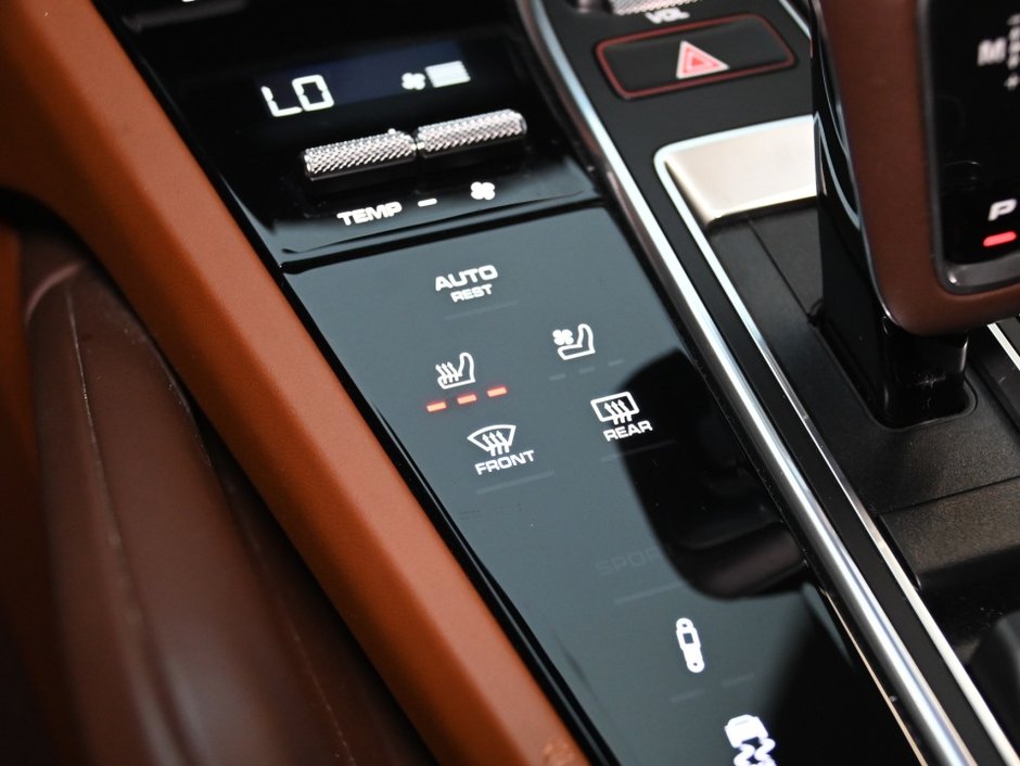 2022 Porsche Cayenne-26