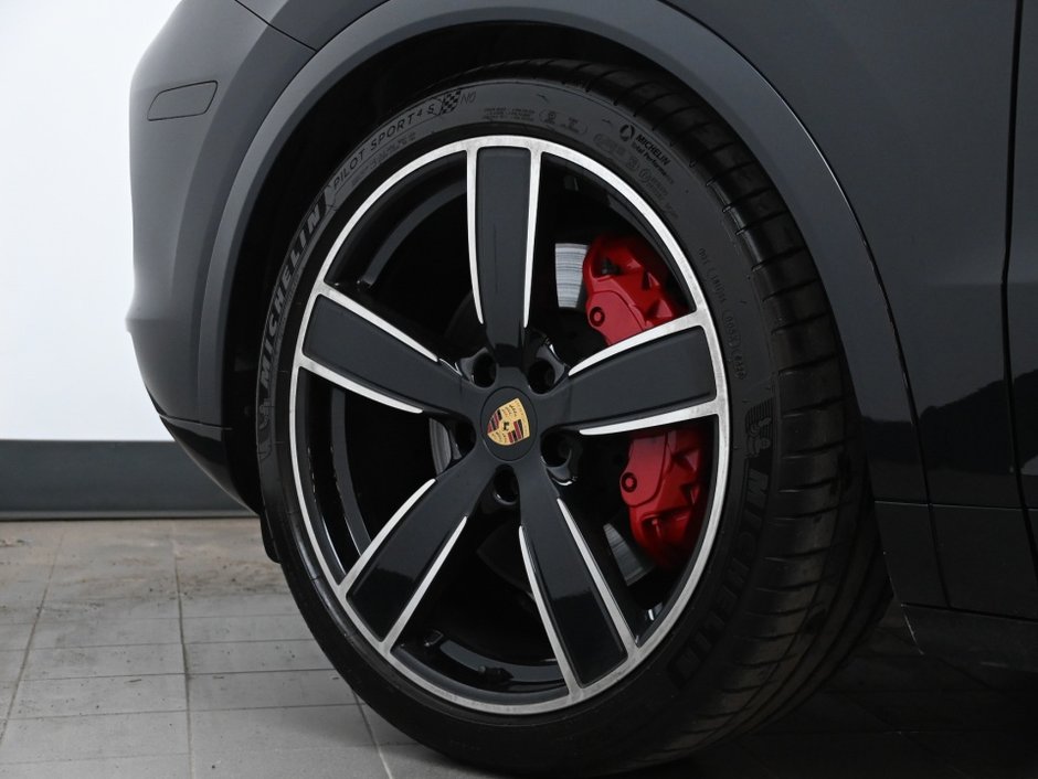2022 Porsche Cayenne-36