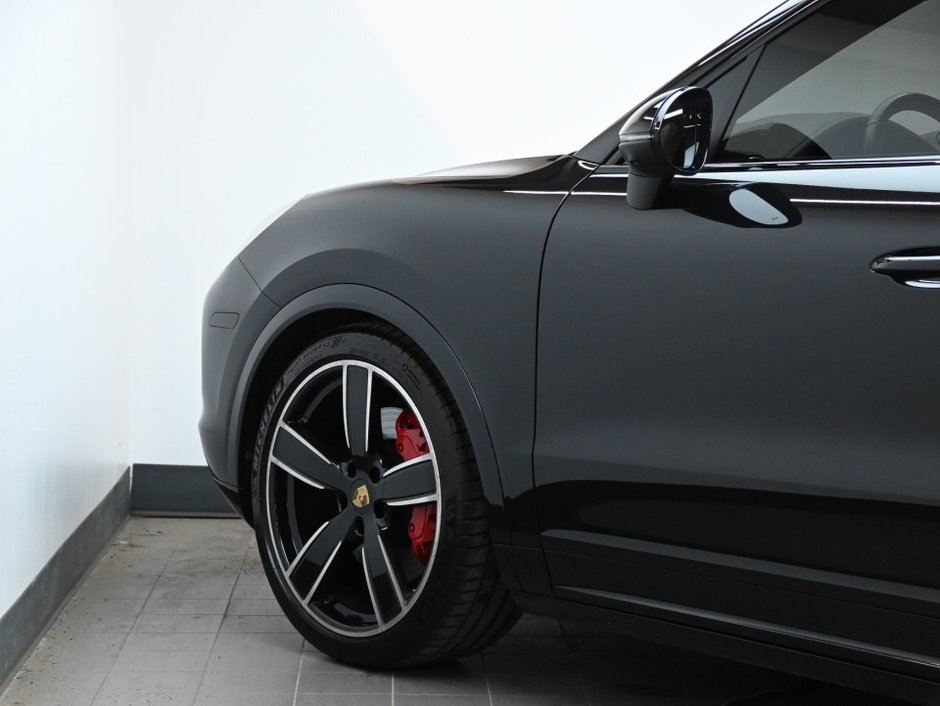 2022 Porsche Cayenne-35