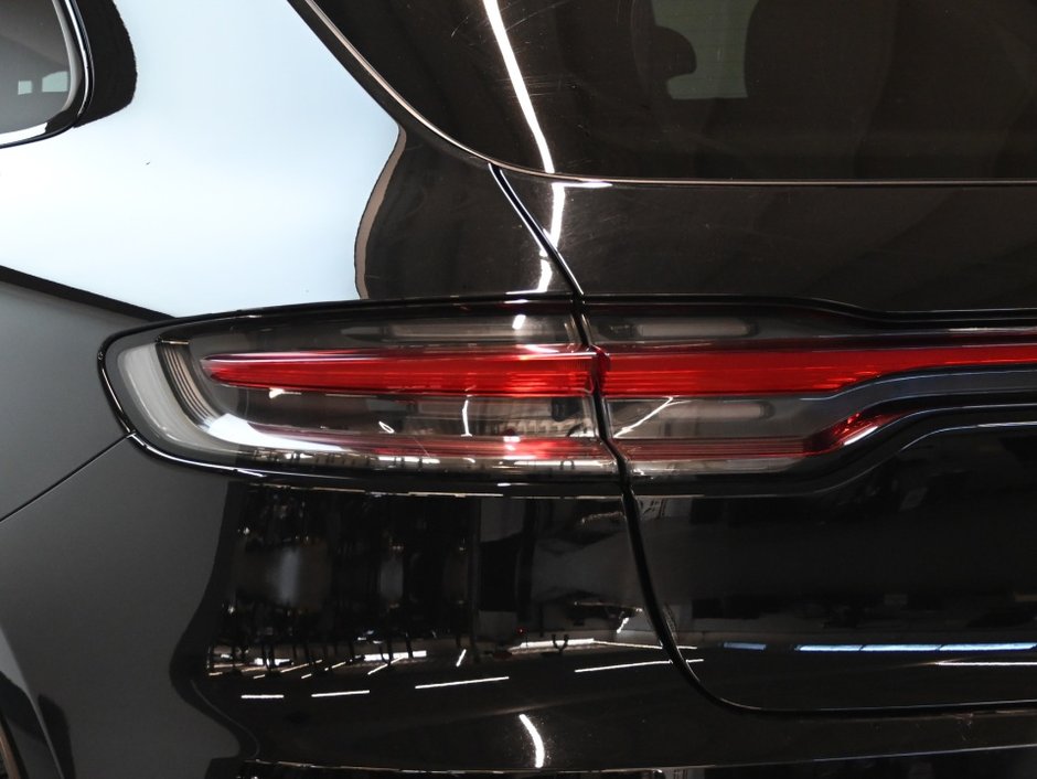 2020 Porsche Macan S-32