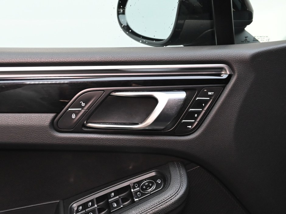 2020 Porsche Macan S-9