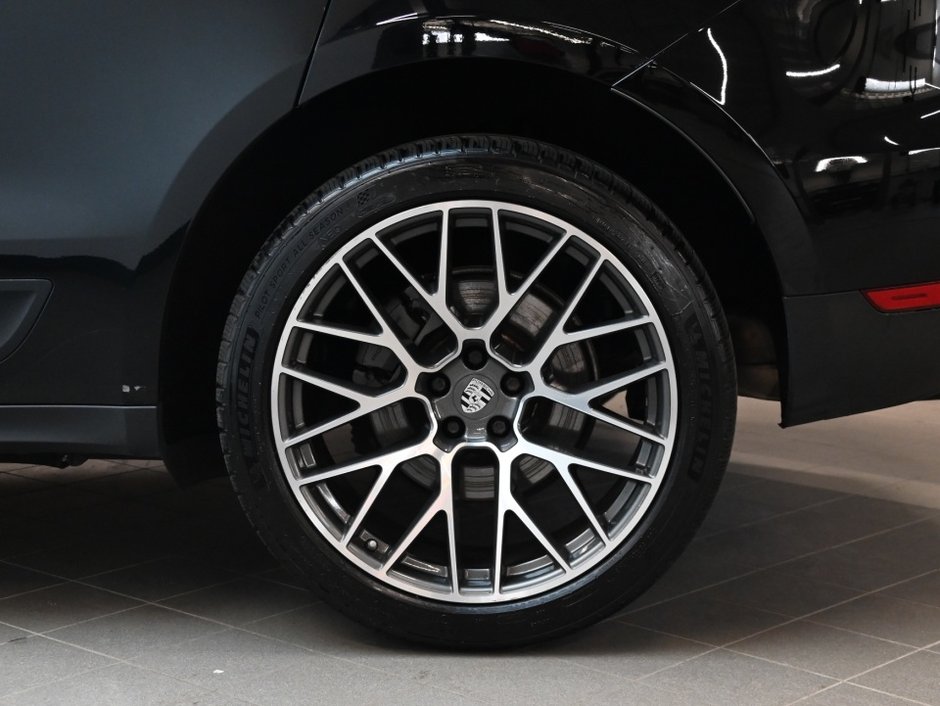 2020 Porsche Macan S-35