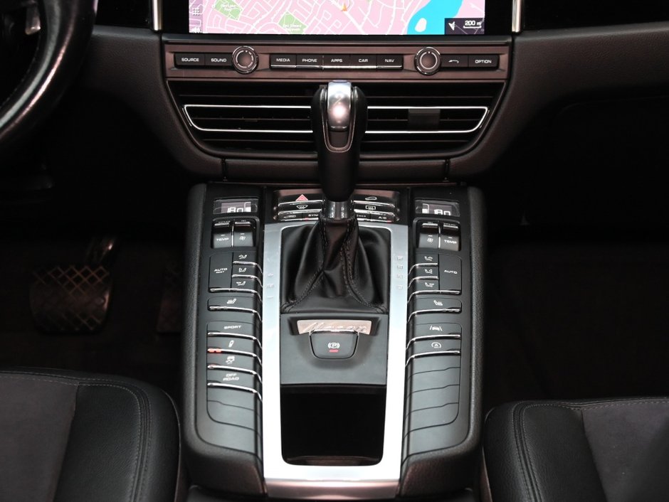 2020 Porsche Macan S-28