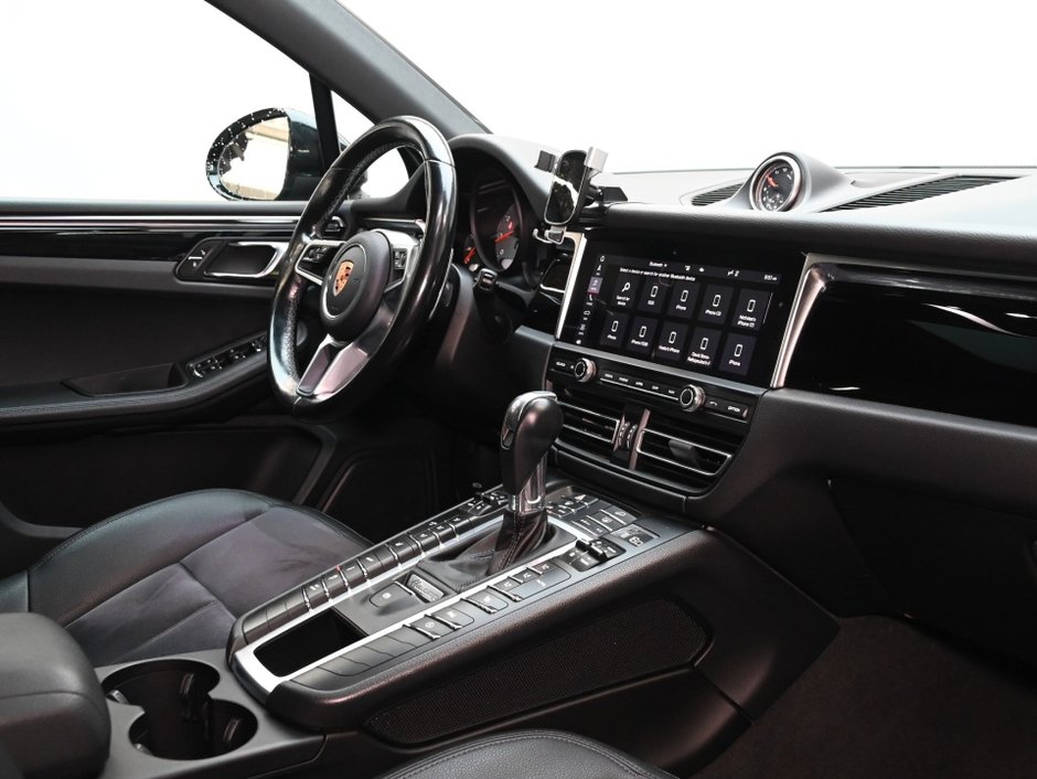 2020 Porsche Macan S-30
