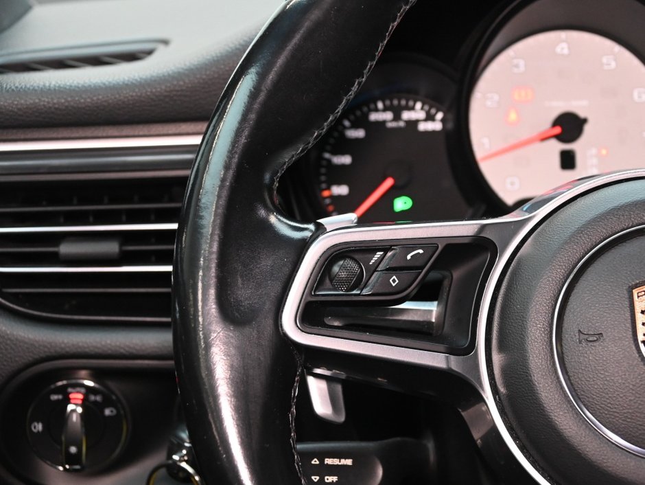 2020 Porsche Macan S-17