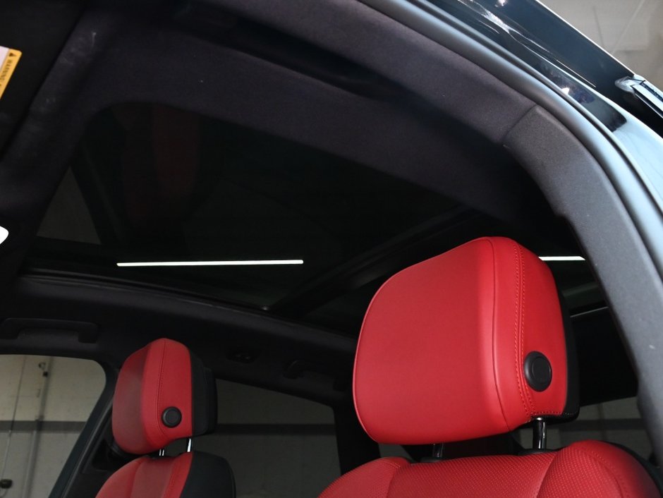 2021 Porsche Macan PREMIUM PLUS/20 INCH TURBO WHEELS/BOSE SURROUND-25