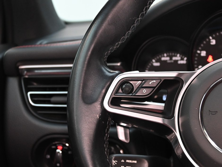 2021 Porsche Macan PREMIUM PLUS/20 INCH TURBO WHEELS/BOSE SURROUND-17